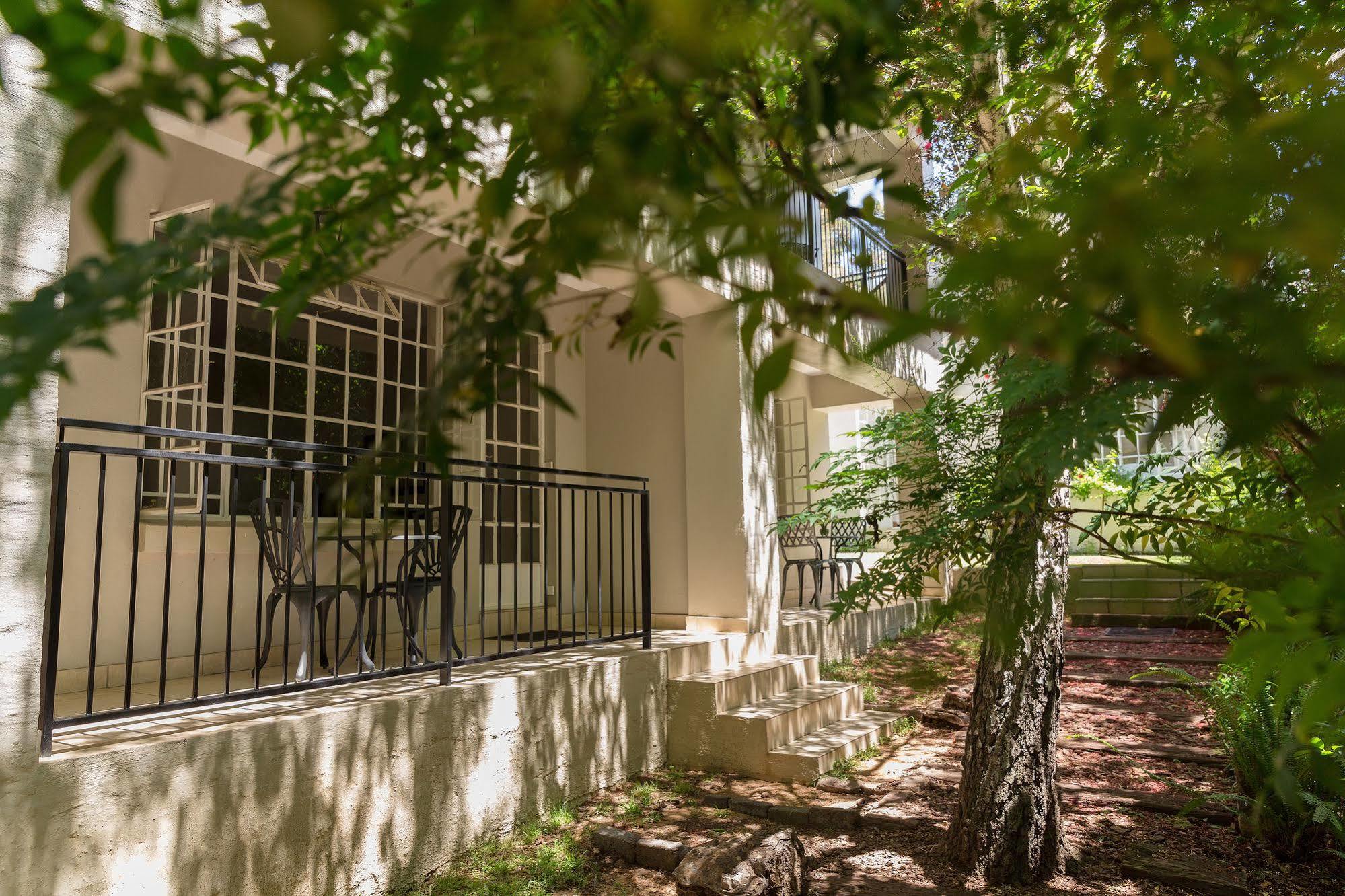 Hotel La Vieille Ferme Johannesburg Exterior foto