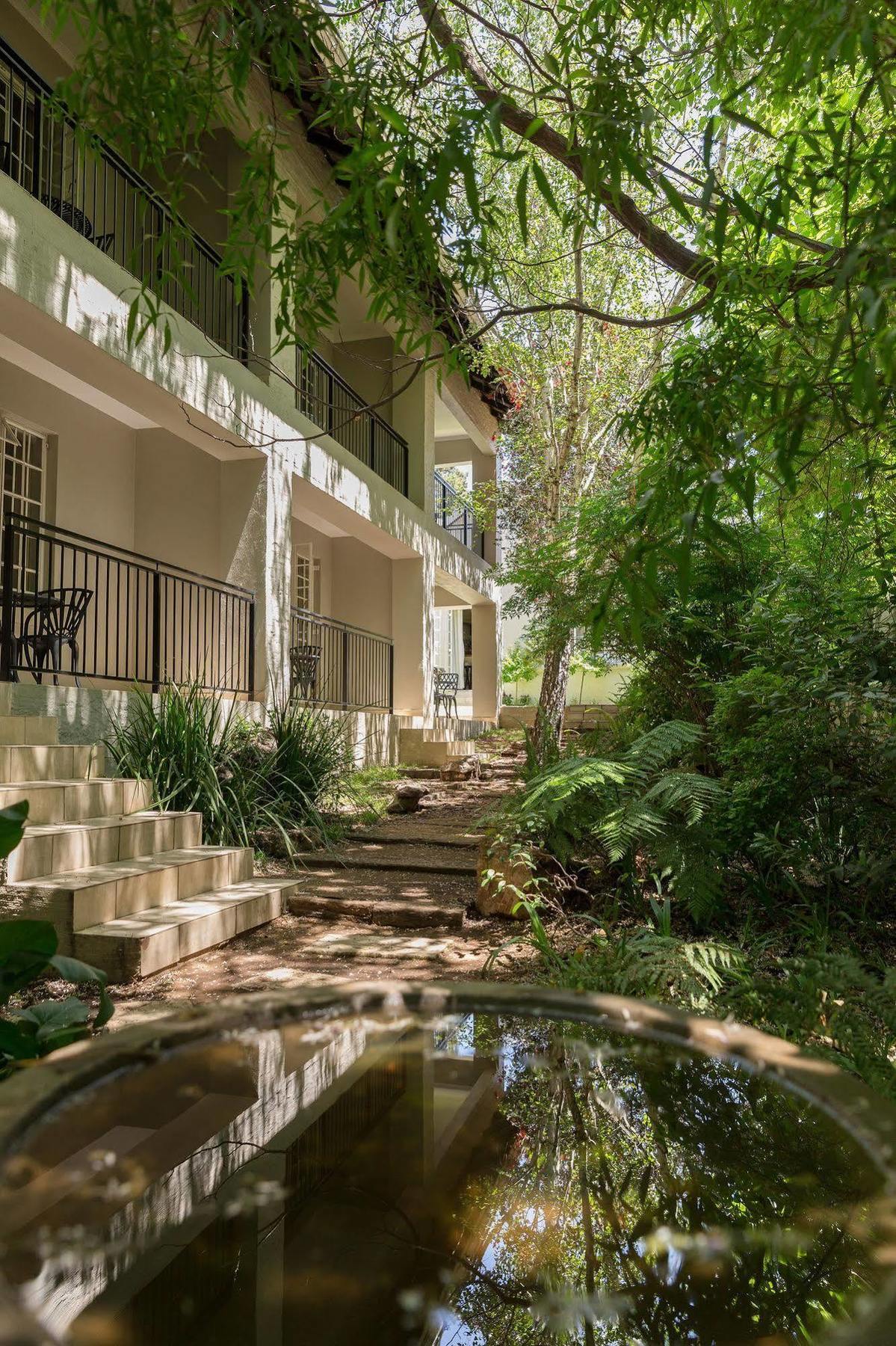 Hotel La Vieille Ferme Johannesburg Exterior foto